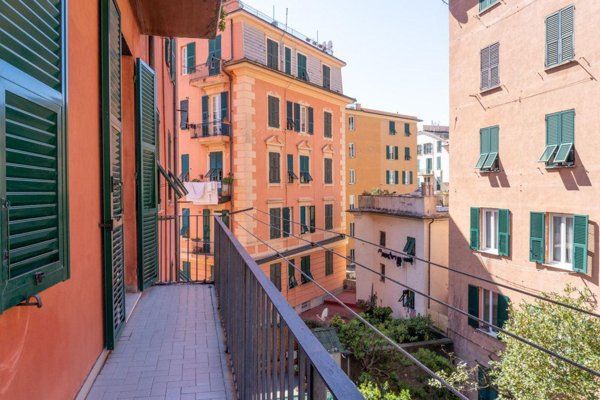 appartamento in vendita a Genova in zona Carignano