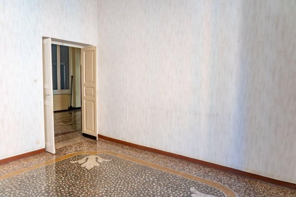 appartamento in vendita a Genova in zona Carignano
