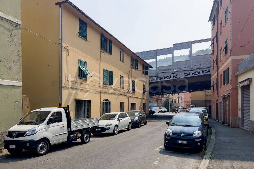 appartamento in vendita a Genova in zona Staglieno