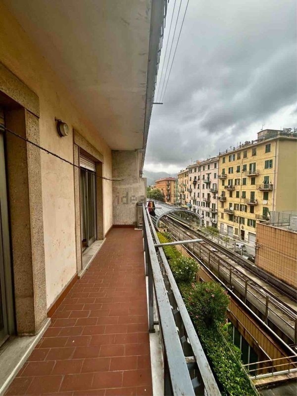 appartamento in vendita a Genova in zona Certosa