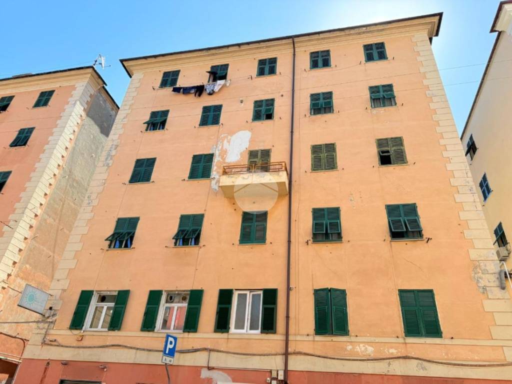 appartamento in vendita a Genova in zona Sestri Ponente