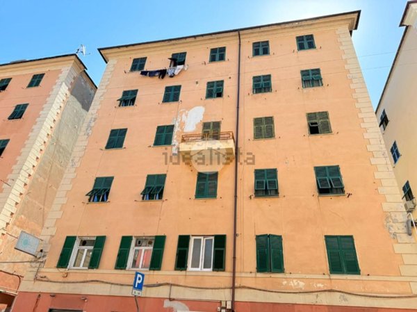 appartamento in vendita a Genova in zona Sestri Ponente