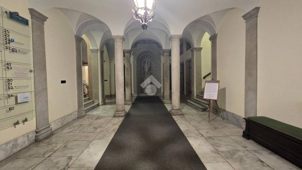 appartamento in vendita a Genova in zona Sottoripa / Maddalena / Molo