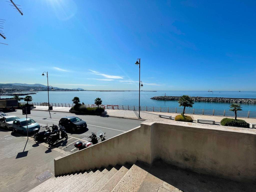 appartamento in vendita a Genova in zona Pegli
