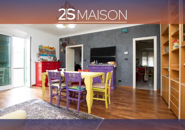 appartamento in vendita a Genova in zona Sestri Ponente