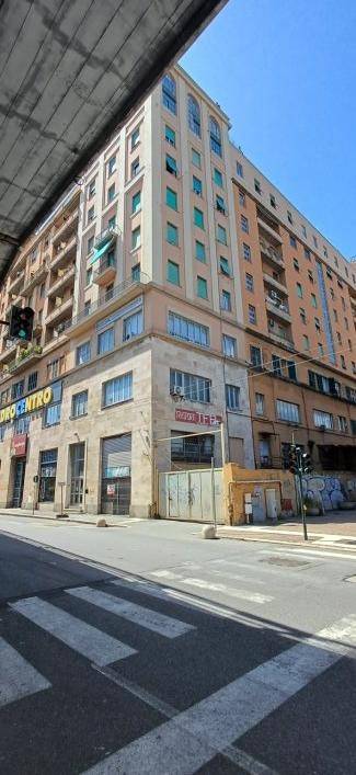 ufficio in vendita a Genova in zona Sampierdarena