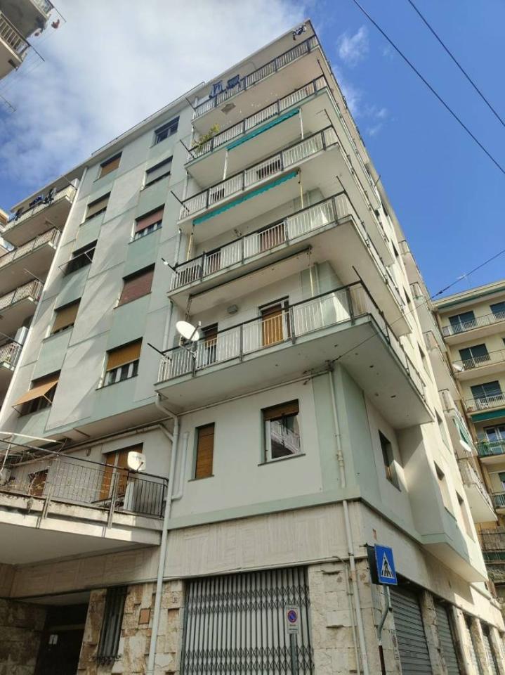 appartamento in vendita a Genova in zona Rivarolo