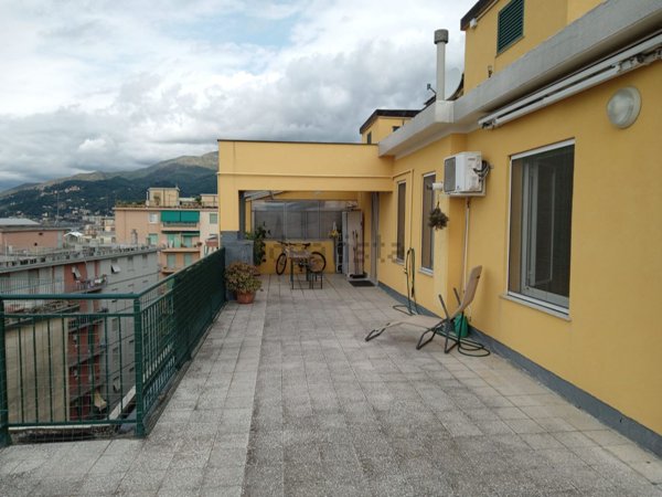 appartamento in vendita a Genova in zona Palmaro / Pra'