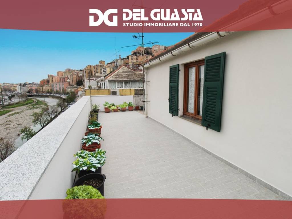 appartamento in vendita a Genova in zona Quezzi