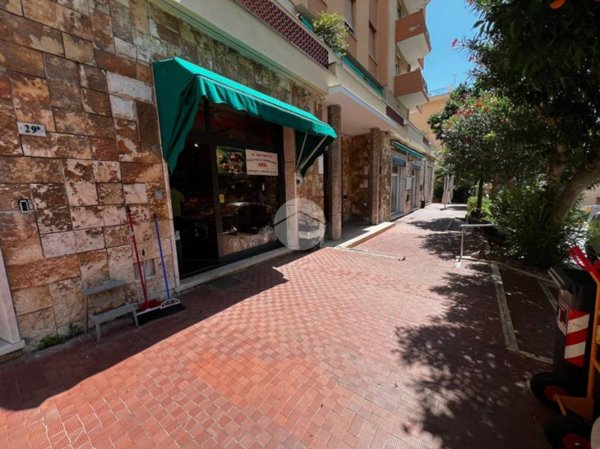 negozio in vendita a Genova in zona Pegli