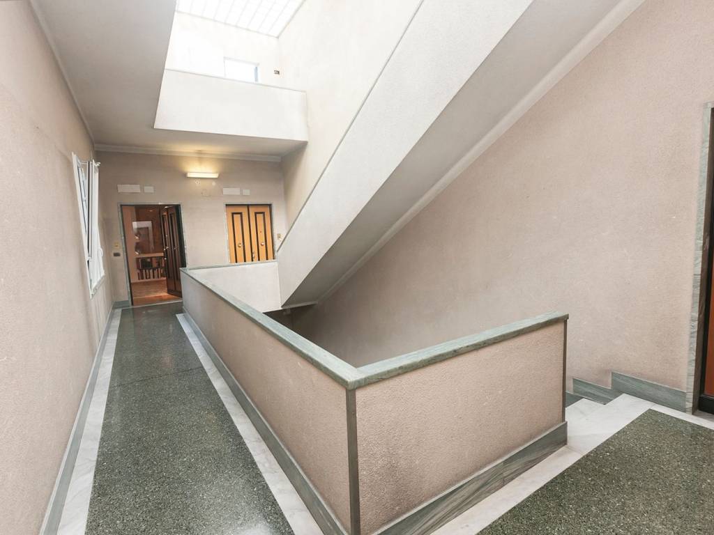 appartamento in vendita a Genova in zona Sturla