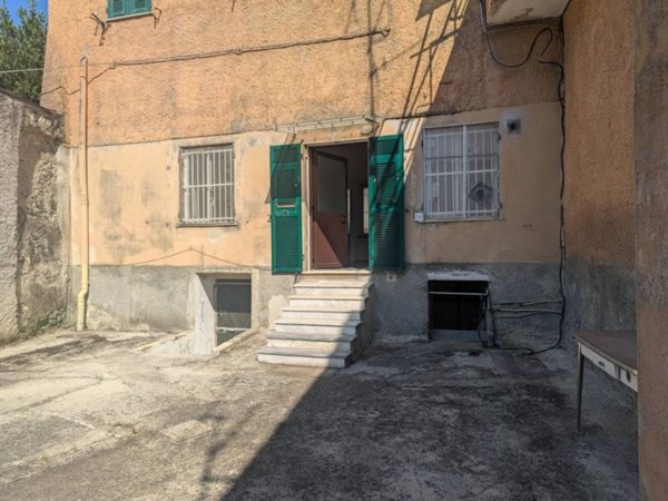 appartamento in vendita a Genova in zona Bolzaneto