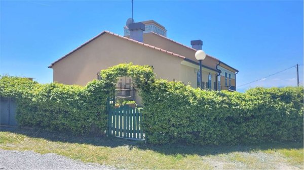 appartamento in vendita a Genova in zona Palmaro / Pra'