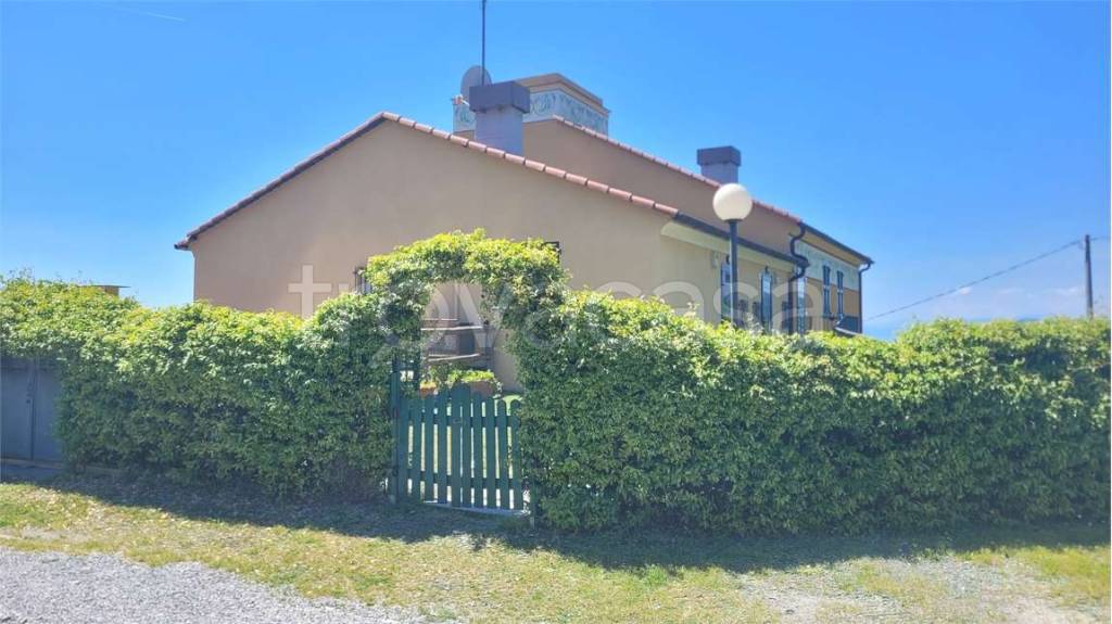 appartamento in vendita a Genova in zona Palmaro / Pra'