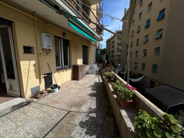 appartamento in vendita a Genova in zona Sestri Ponente