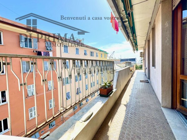 appartamento in vendita a Genova in zona Sestri Ponente