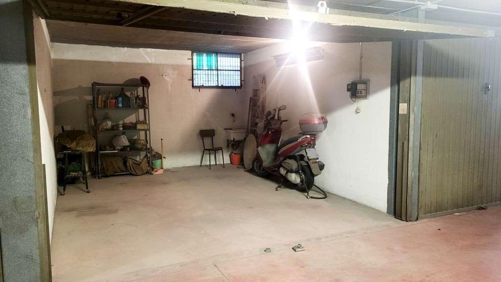 negozio in vendita a Genova in zona Cornigliano