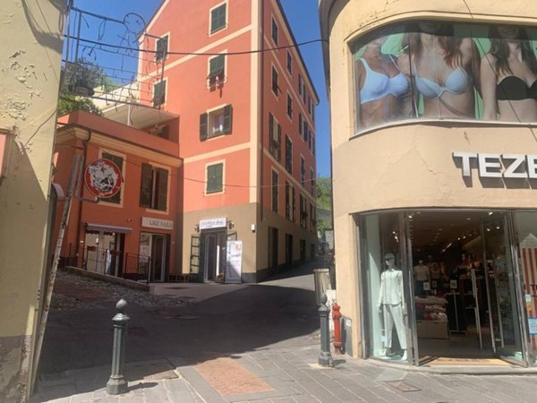 negozio in vendita a Genova in zona San Vincenzo