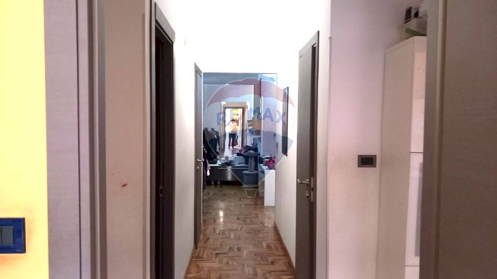 appartamento in vendita a Genova in zona Sestri Ponente