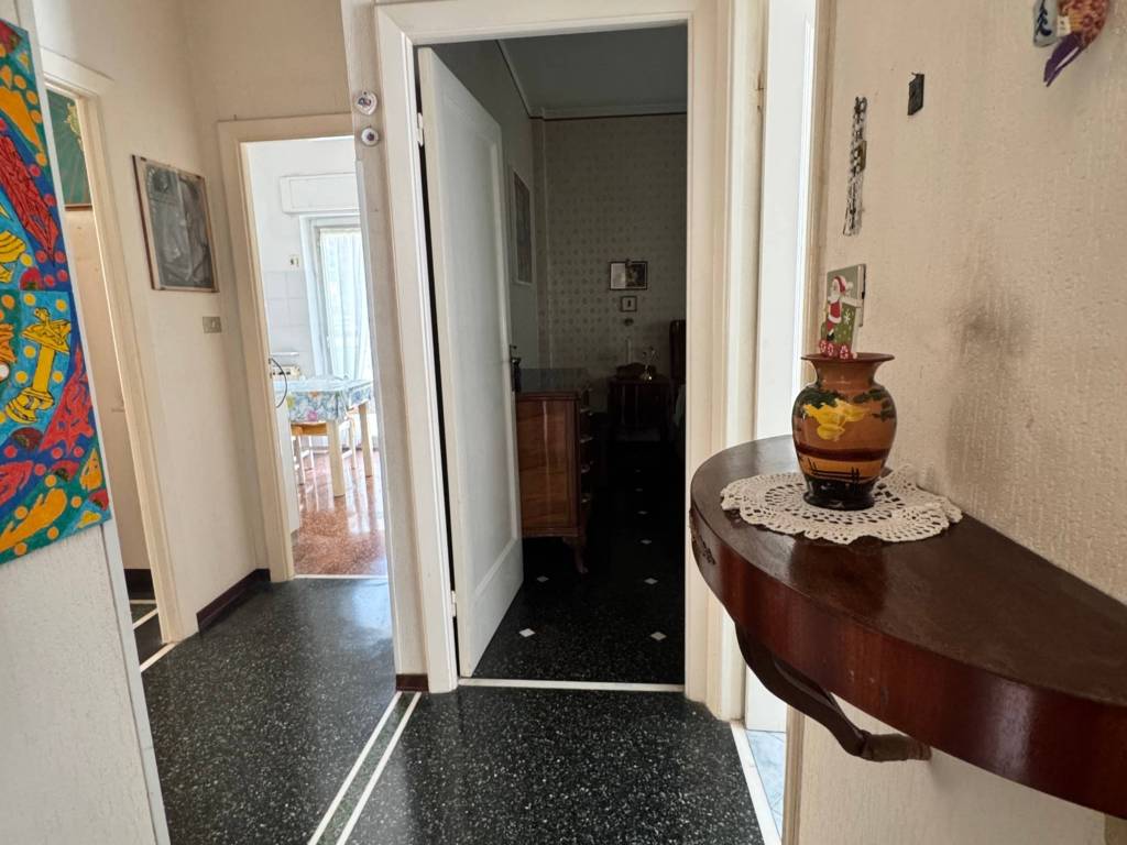 appartamento in vendita a Genova in zona Certosa
