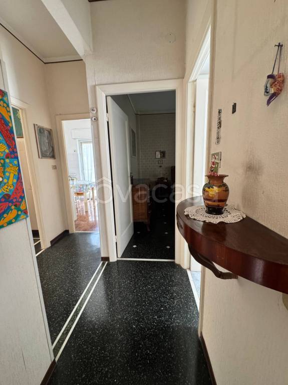 appartamento in vendita a Genova in zona Rivarolo