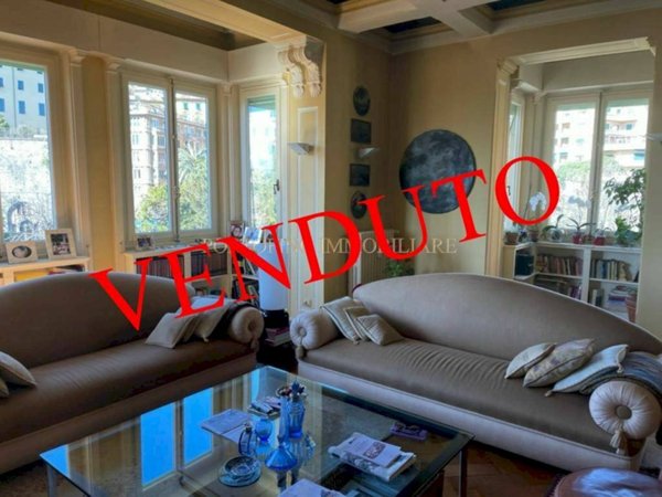 casa indipendente in vendita a Genova in zona Castelletto