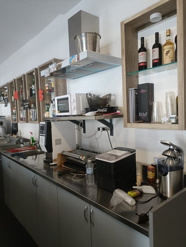 negozio in vendita a Genova in zona Cornigliano