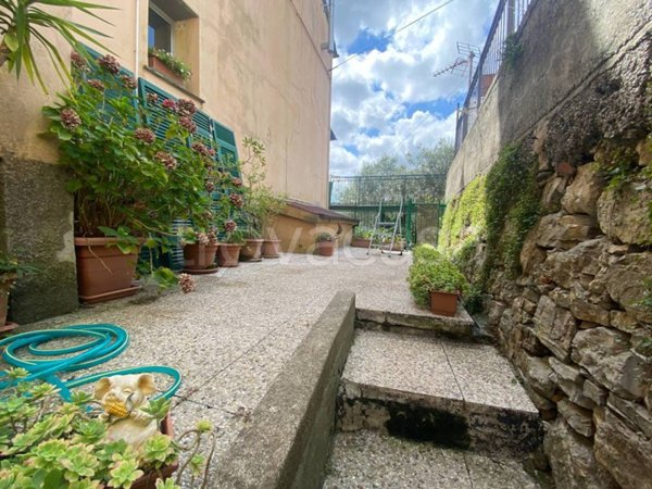 appartamento in vendita a Genova in zona Molassana