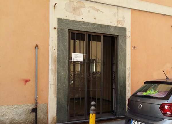 negozio in vendita a Genova in zona Sestri Ponente