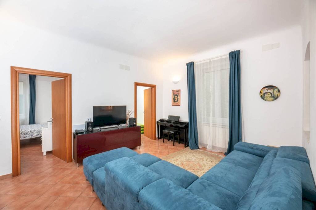 appartamento in vendita a Genova in zona Sestri Ponente