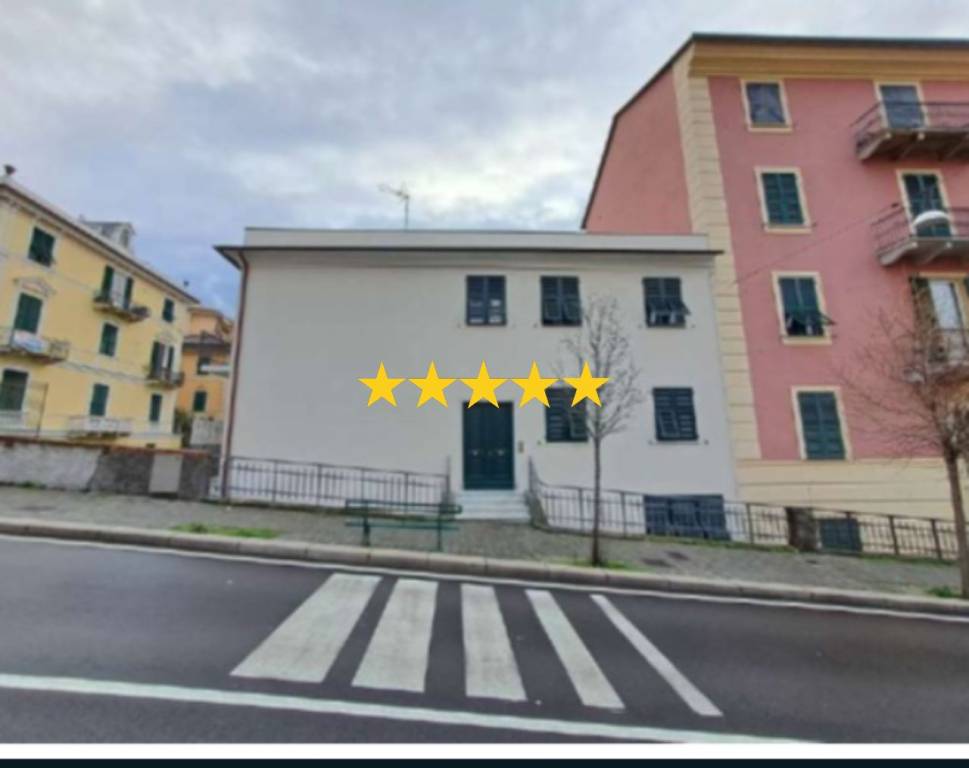 appartamento in vendita a Genova in zona Sestri Ponente