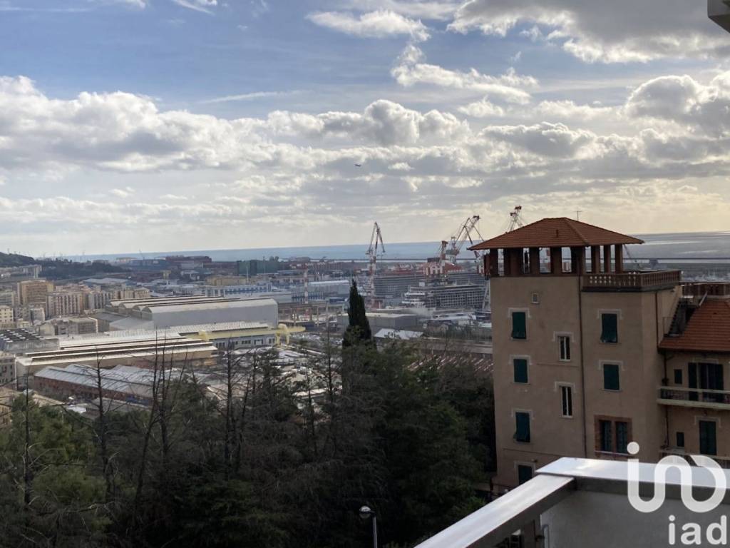 appartamento in vendita a Genova in zona Pegli