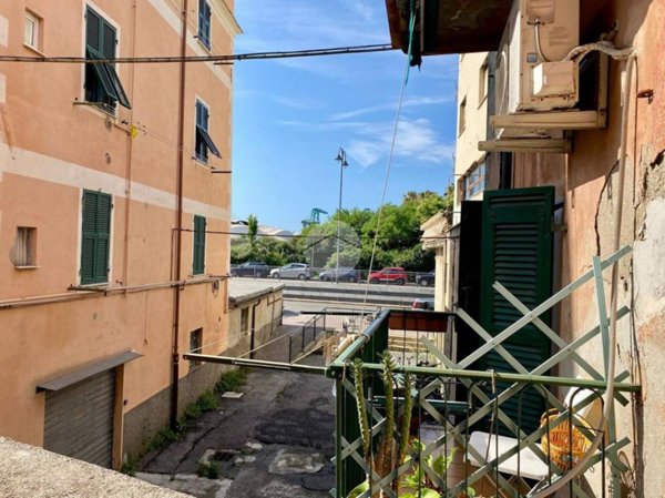 appartamento in vendita a Genova in zona Palmaro / Pra'
