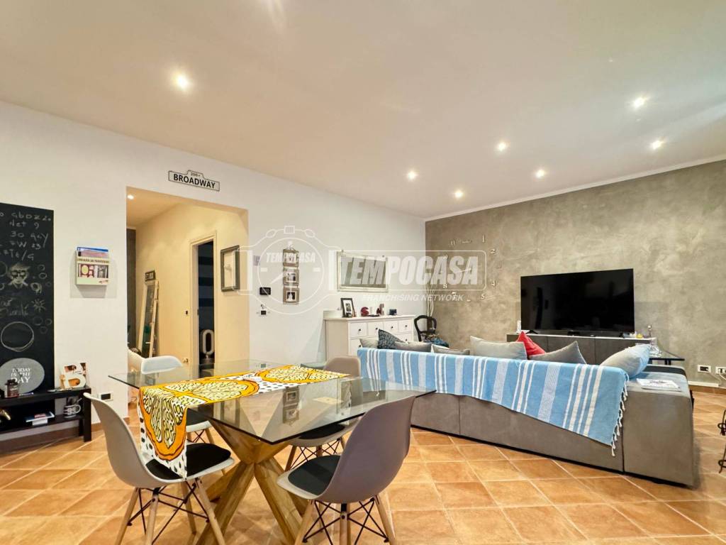 appartamento in vendita a Genova in zona Sestri Ponente