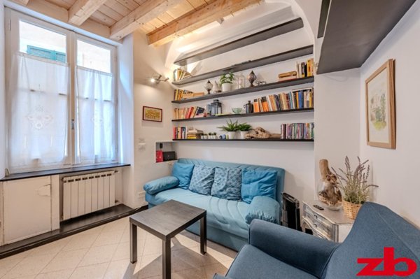 appartamento in vendita a Genova in zona Sottoripa / Maddalena / Molo