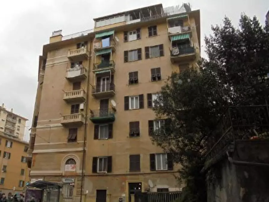 pentavano in vendita a Genova