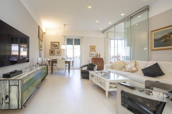 esavano in vendita a Genova in zona Foce