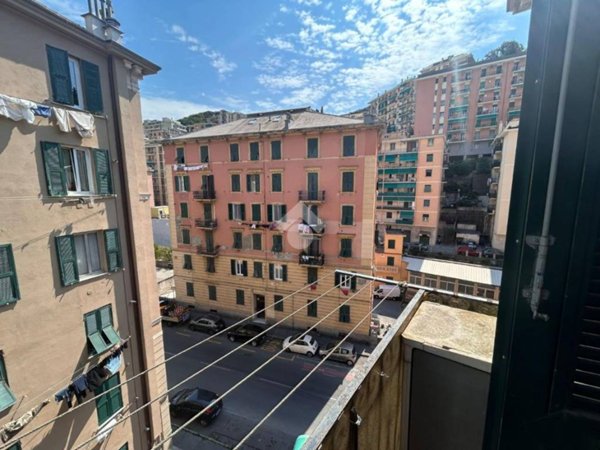 appartamento in vendita a Genova in zona Staglieno