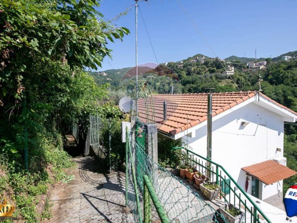 casa indipendente in vendita a Genova in zona Sestri Ponente