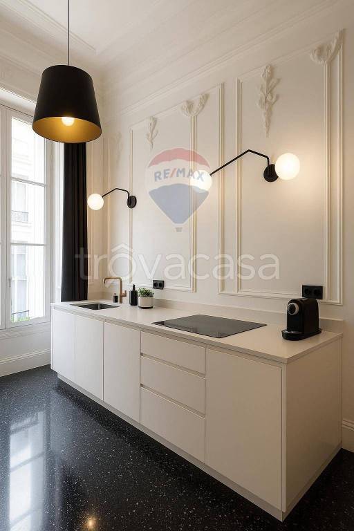 appartamento in vendita a Genova in zona Sottoripa / Maddalena / Molo