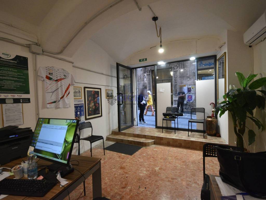 negozio in vendita a Genova in zona Sottoripa / Maddalena / Molo