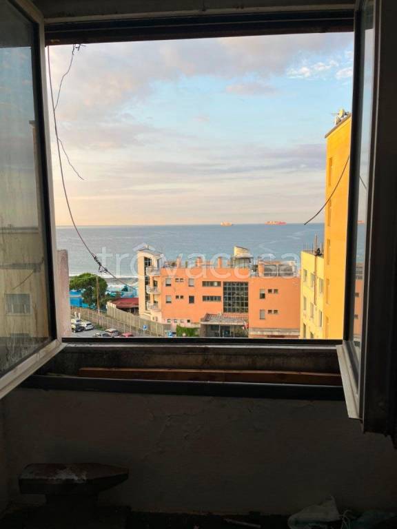 appartamento in vendita a Genova in zona Voltri