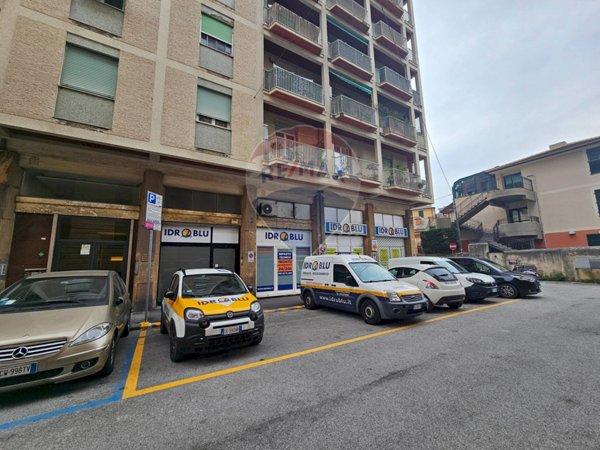 negozio in vendita a Genova in zona San Fruttuoso