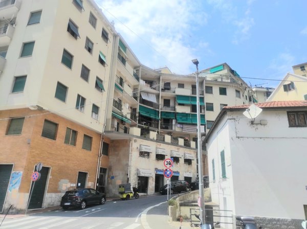 appartamento in vendita a Genova in zona Molassana