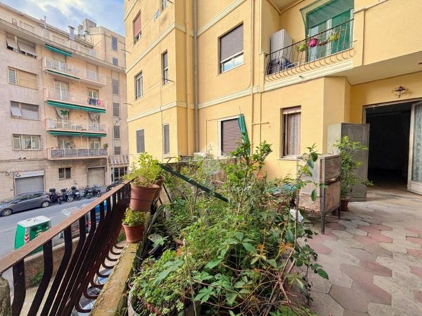 appartamento in vendita a Genova in zona Lagaccio / Granarolo
