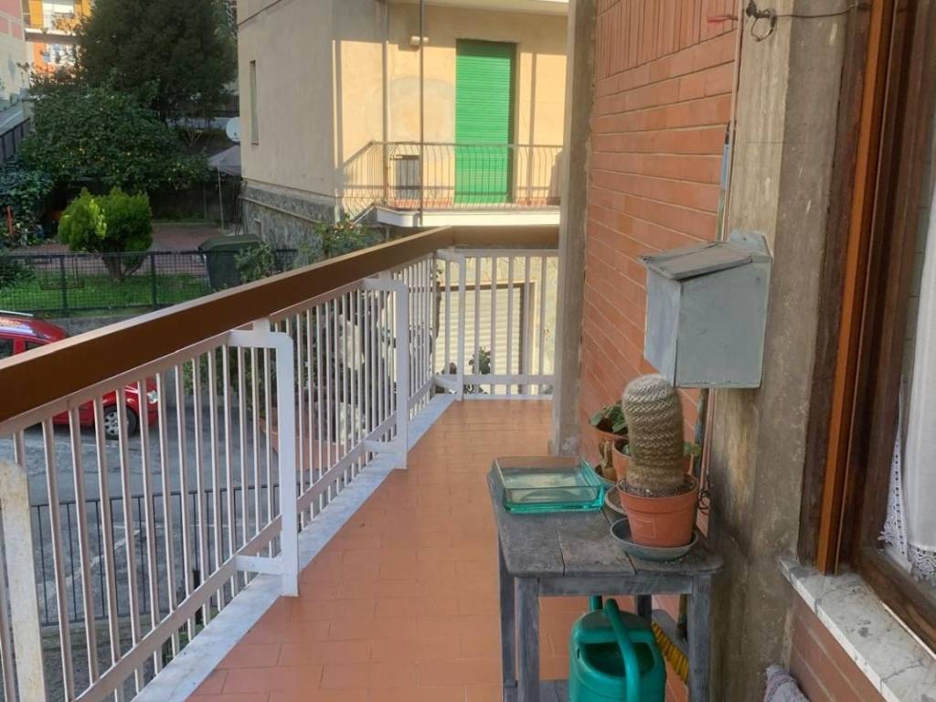 appartamento in vendita a Genova in zona Sestri Ponente