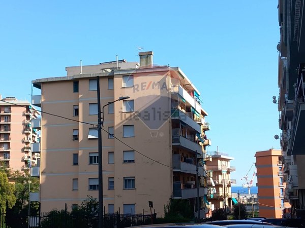 appartamento in vendita a Genova in zona Sestri Ponente