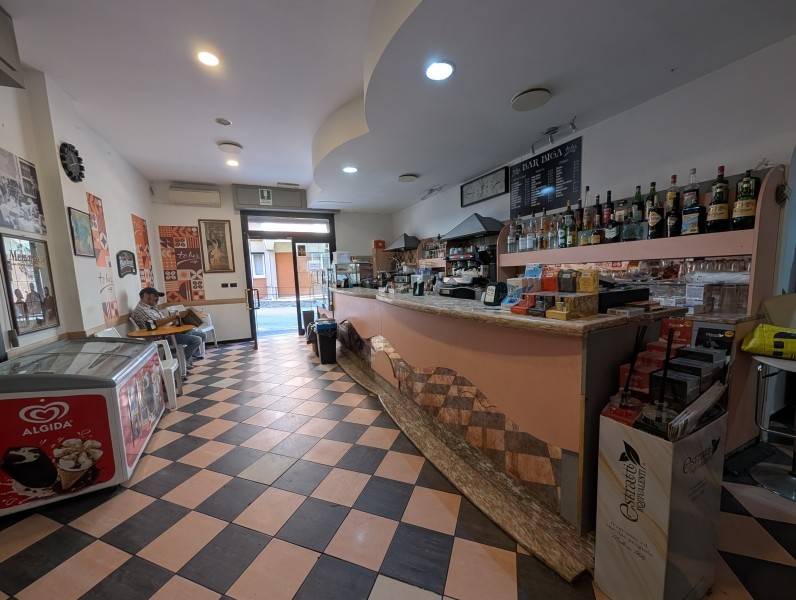 negozio in vendita a Genova in zona Marassi