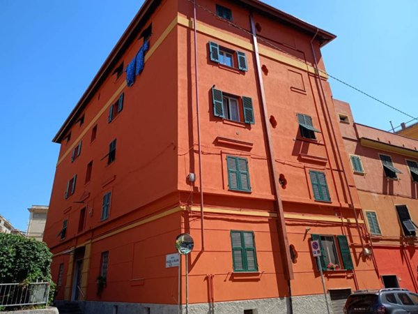 appartamento in vendita a Genova in zona Sestri Ponente