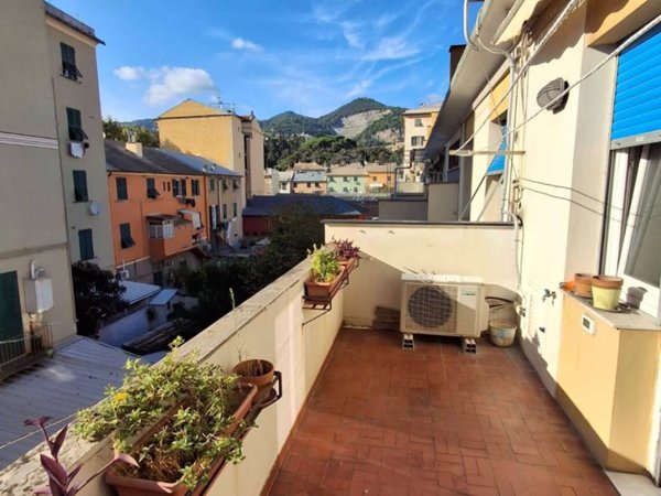 appartamento in vendita a Genova in zona Sestri Ponente